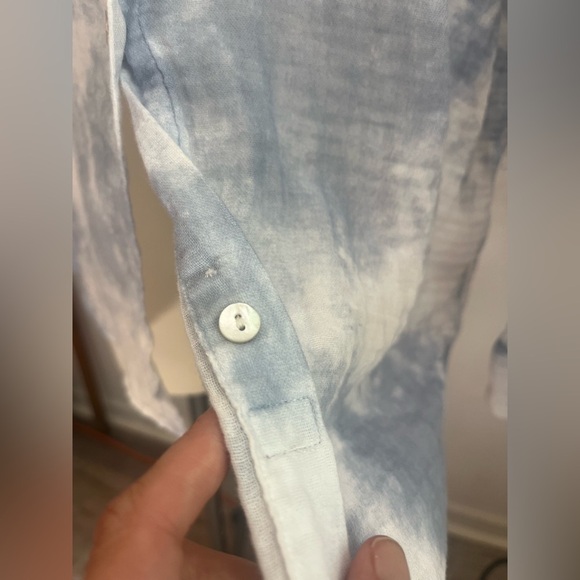 Rails Blue and White Tie-Dye Button Down 100% Cotton - Picture 3 of 9